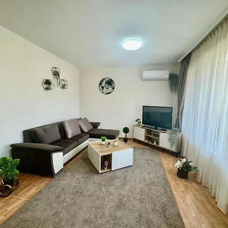 дани и мони Apartament